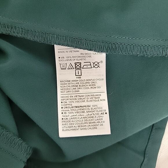 Old Navy Green Fit & Flare Dress Open Back Smocked L NWT Holiday - Picture 8 of 8